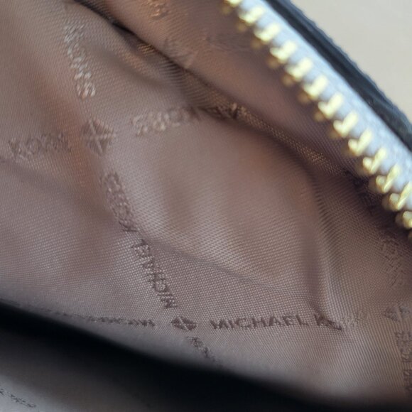 Michael Kors Jet Set Large Logo Crossbody Bag - Picture 9 of 11